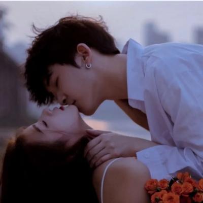 苏轼历经仕途的曲折，晚年梦回东坡雪堂，再现小桥流水，堪称经典