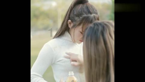 暖阳下的女孩们