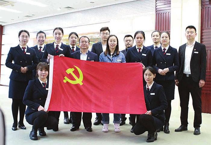 星途星纪元ET正式下线，定位中大型SUV，外观前卫
