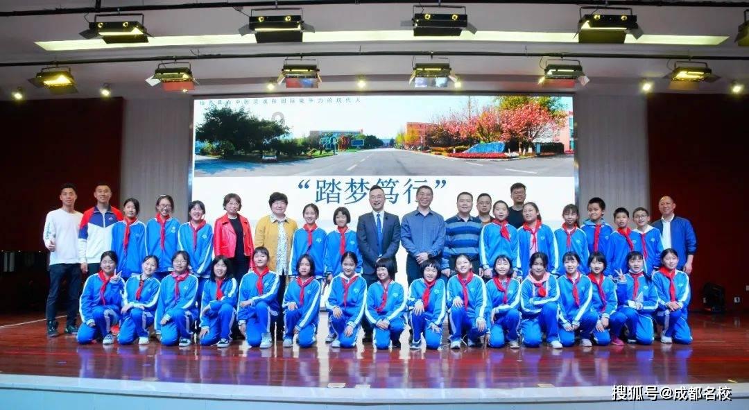 为躲避战乱,整个村子290多人“藏”在山洞,一住就是300多年