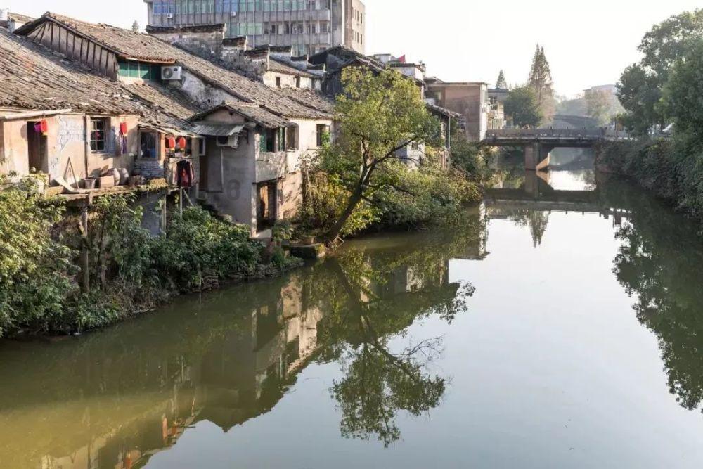 官媒《新京报》发布肖战荣获“三个奖项”,真是实至名归