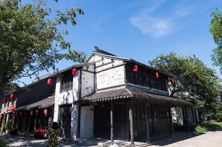 务川自治县农业农村局退休干部党支部开展集中学习研讨活动